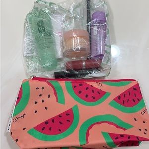 Clinique travel set with full size moisturizer